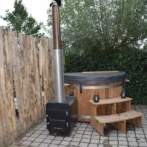 https://idyllische-loft-met-heerlijke-hottub.eindhoven-hotels.net